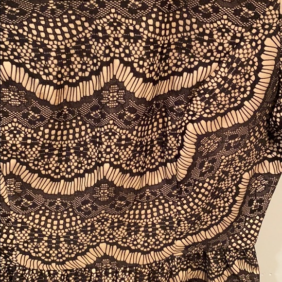 Lace peplum top - Picture 2 of 3